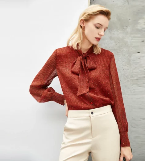 Crape blouse with bowknot tied collar