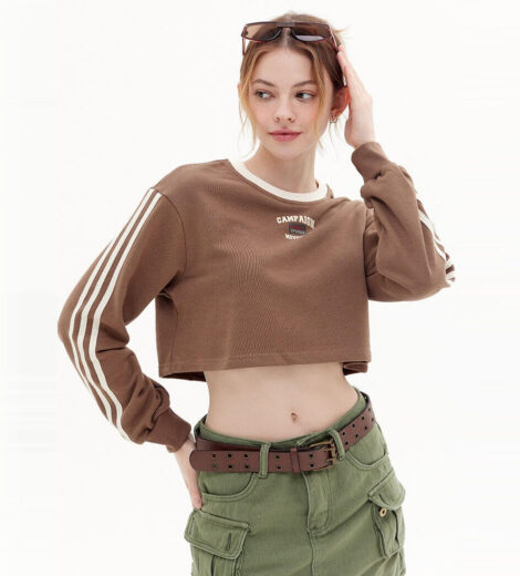 Cropped fleece sweatshirt with long sleeve side tapes