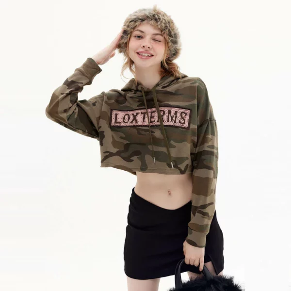 Women’s camo printing cropped pullover hoodie wholesale