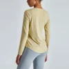 woman long sleeve nylon gym t-shirt with curved hem - Image 4