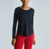 woman long sleeve nylon gym t-shirt with curved hem - Image 10