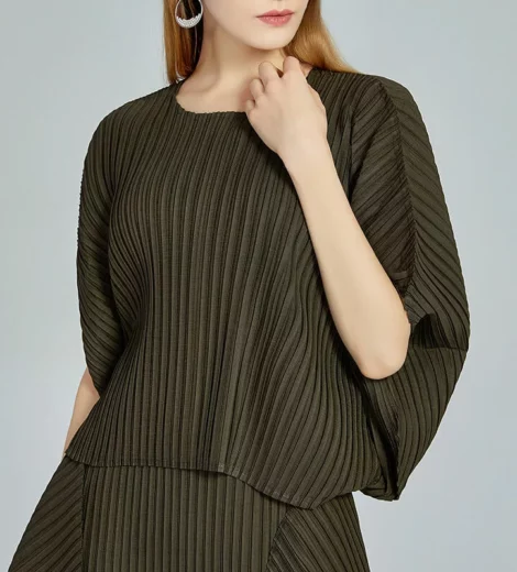 Woman crinklely pleated t-shirt blouse top manufacturer